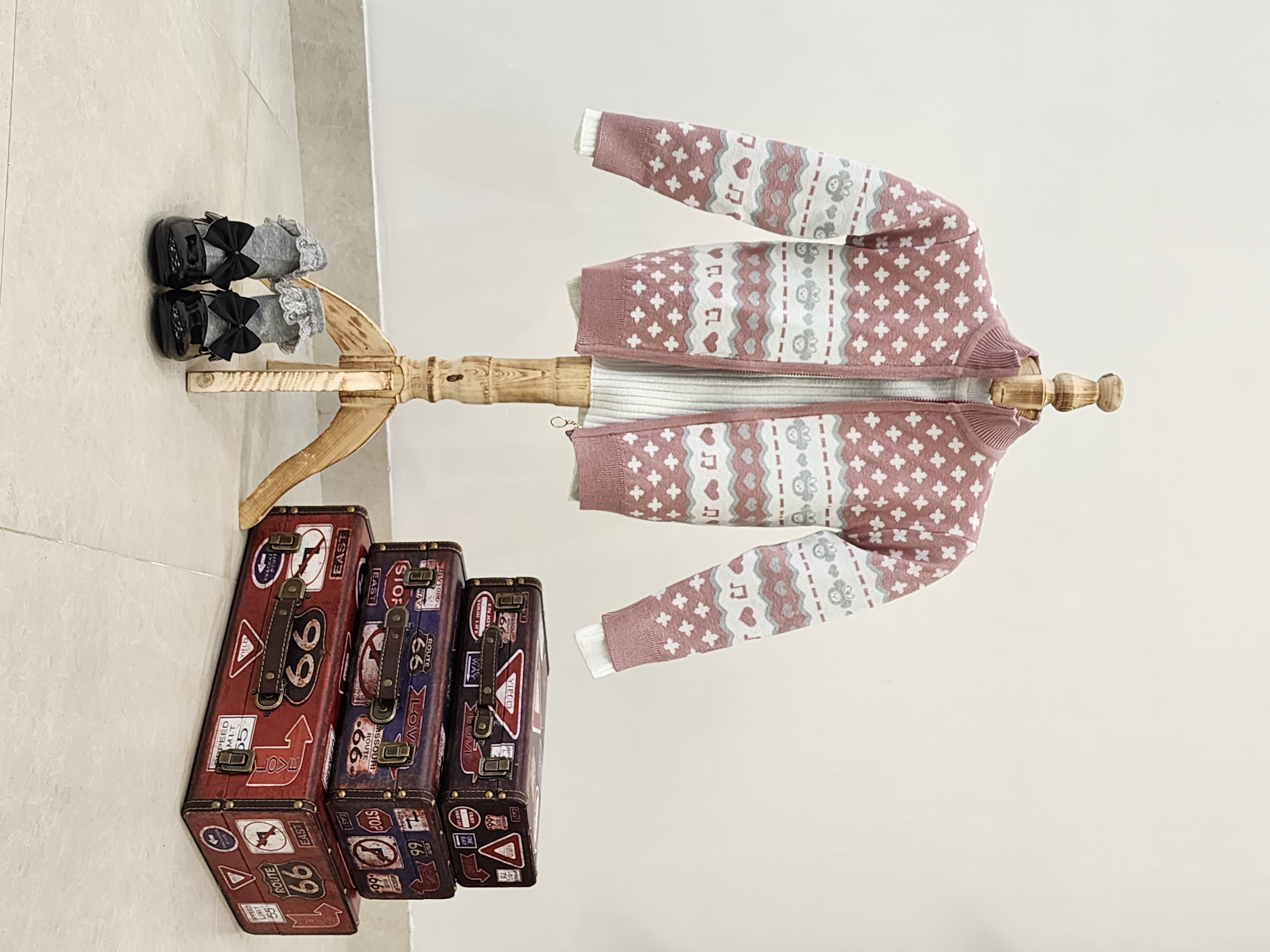 ژاکت بافت زیپ دار طرح میکی صورتی