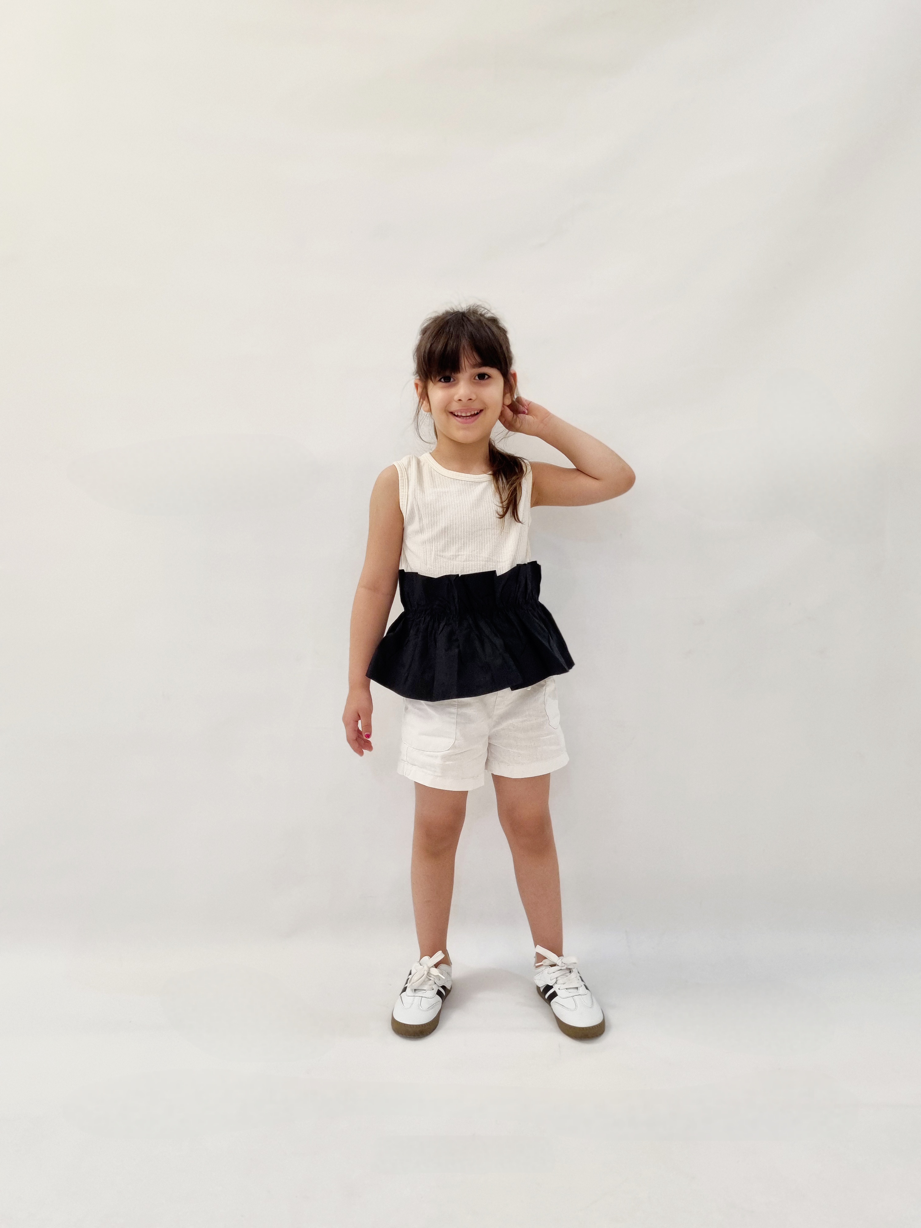 تاپ سفید و مشکی JU.BAN