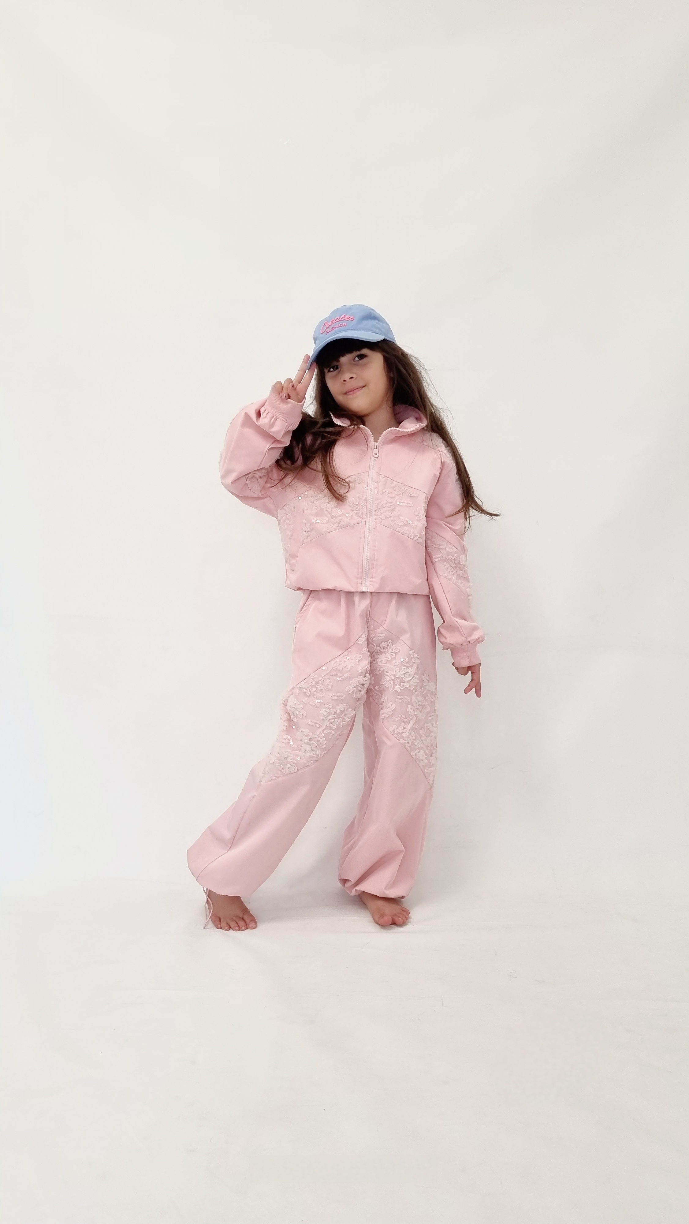 ست جکت زیپ دار و شلوار دخترانه صورتی گلدوزی شده